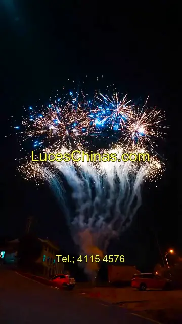 Portada del video: Perfecto para dar un toque espectacular a tus momentos más importantes con una combinación de luces que destaca en el cielo nocturno.